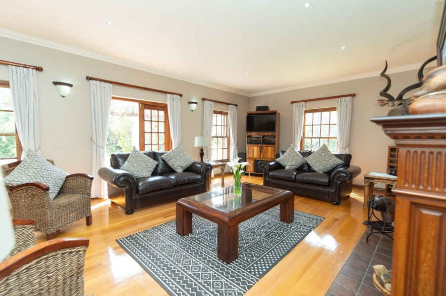 5 Bedroom Property for Sale in Theescombe Eastern Cape